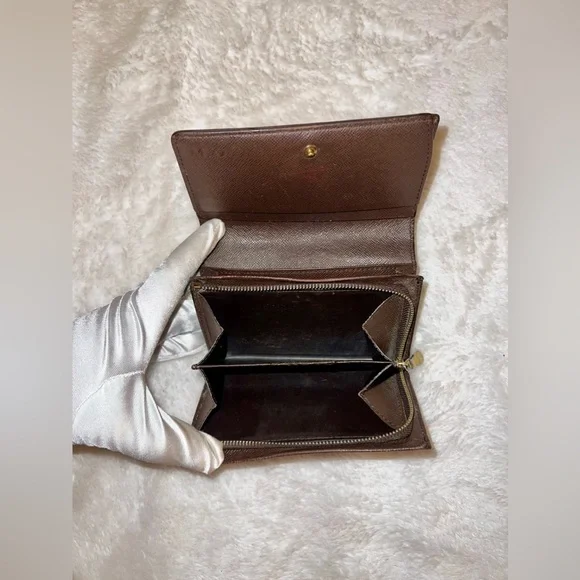 🛑SOLD🛑Louis Vuitton Damier Ebene Tresor Wallet - Picture 4 of 8